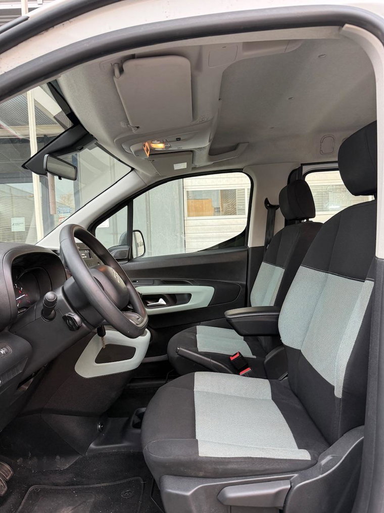 Vehicle Image 20