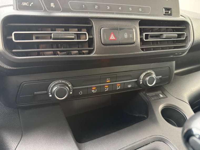 Vehicle Image 24