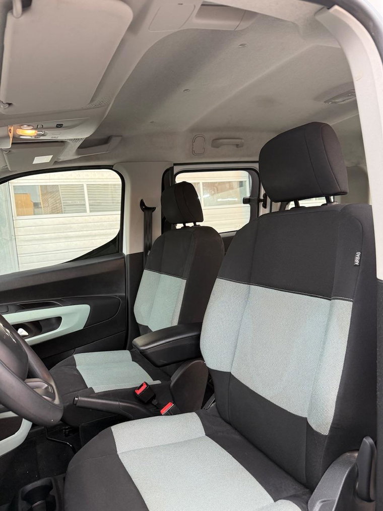 Vehicle Image 31