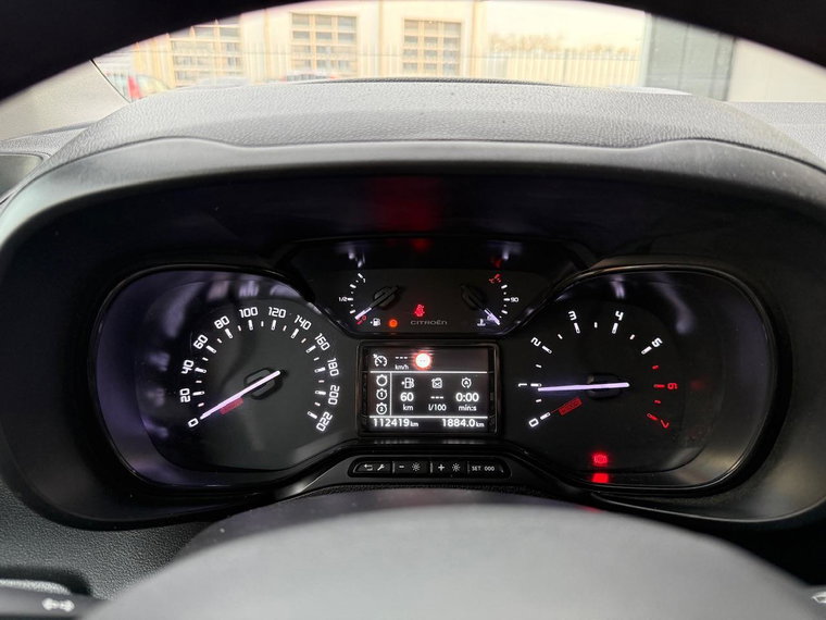 Vehicle Image 32