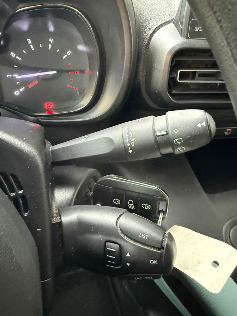 Vehicle Image 33