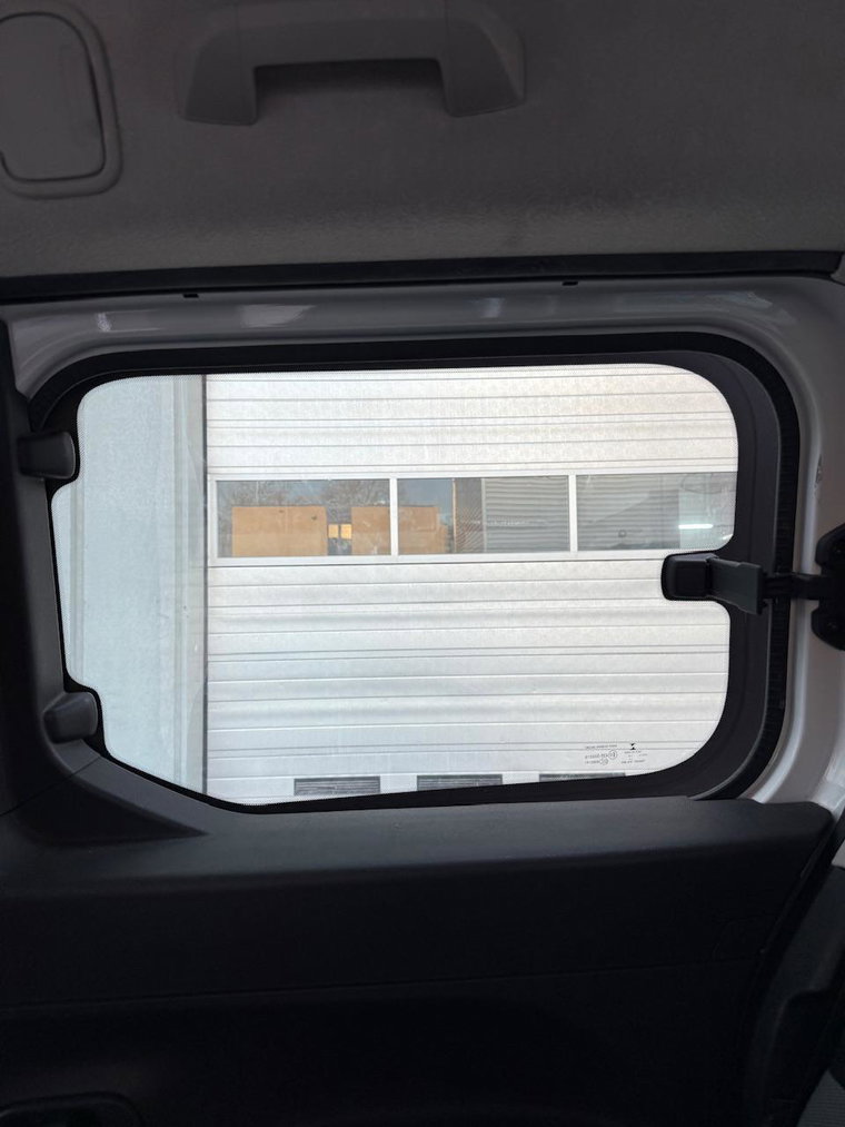 Vehicle Image 38
