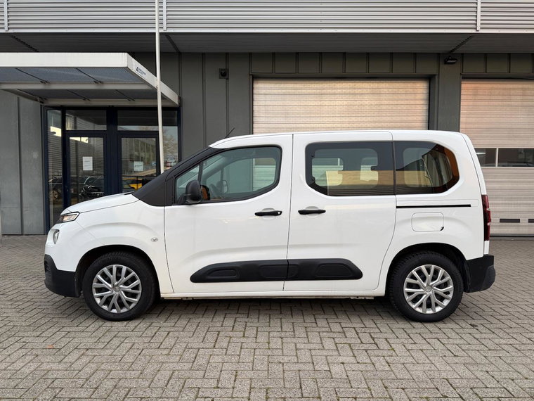Vehicle Image 7