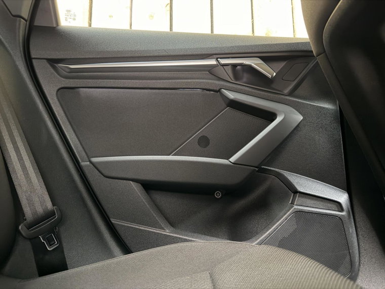 Vehicle Image 24