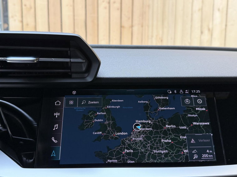 Vehicle Image 39