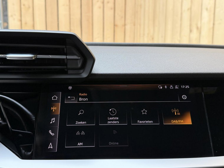 Vehicle Image 42