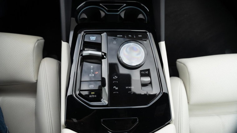 Vehicle Image 19