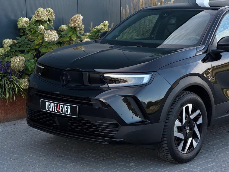 Vehicle Image 32