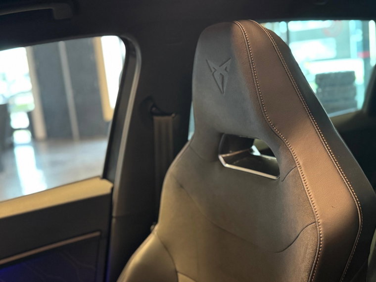 Vehicle Image 38