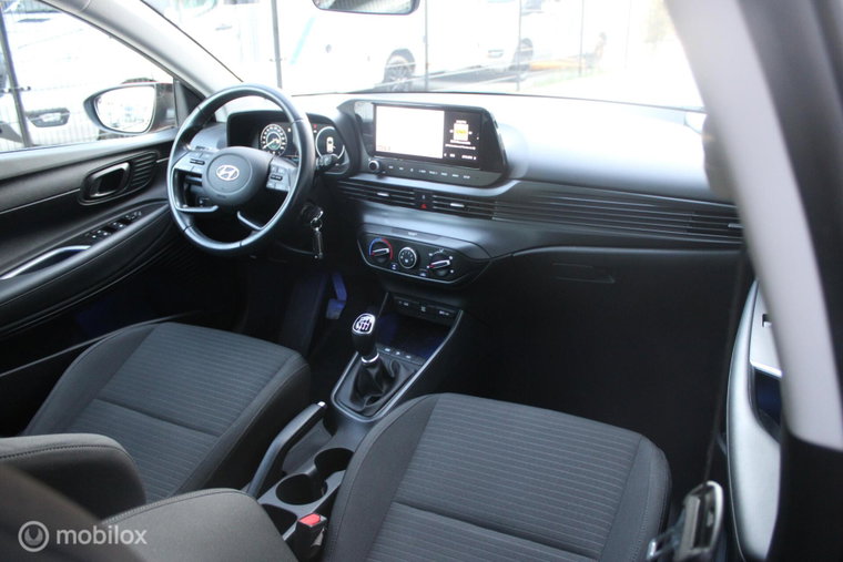 Vehicle Image 21