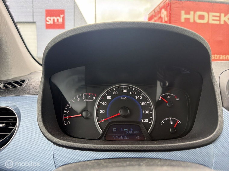 Vehicle Image 9