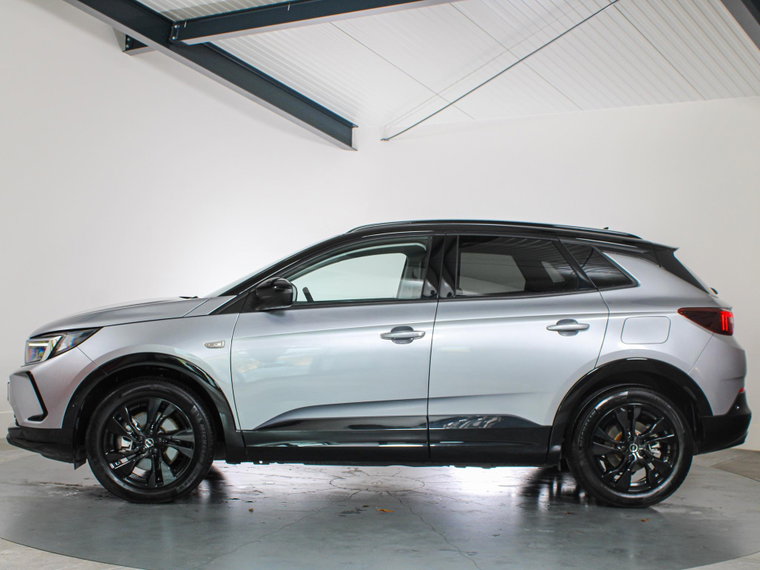 Vehicle Image 16