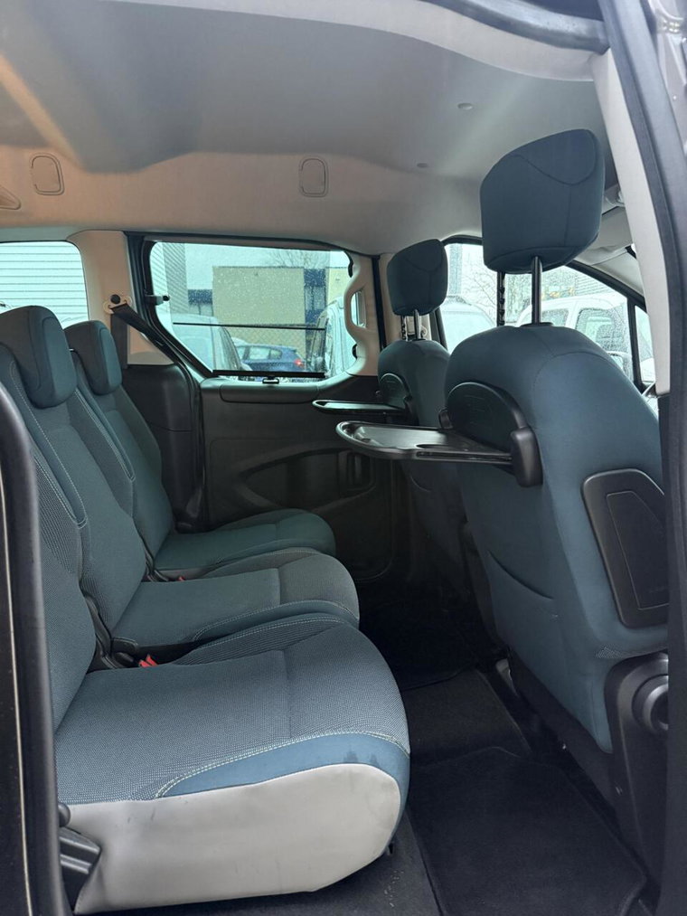 Vehicle Image 19