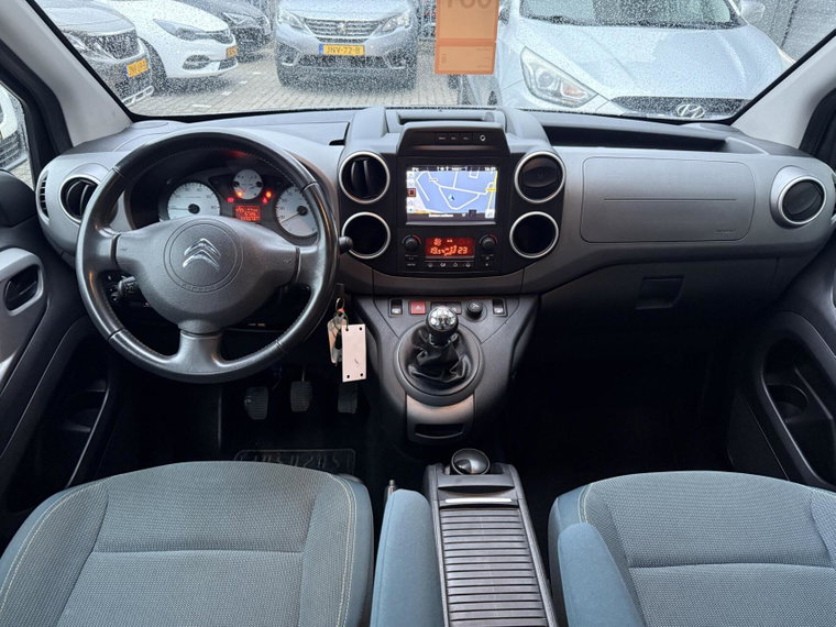 Vehicle Image 24