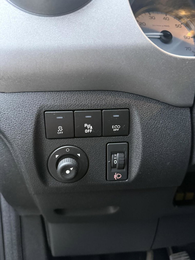 Vehicle Image 29