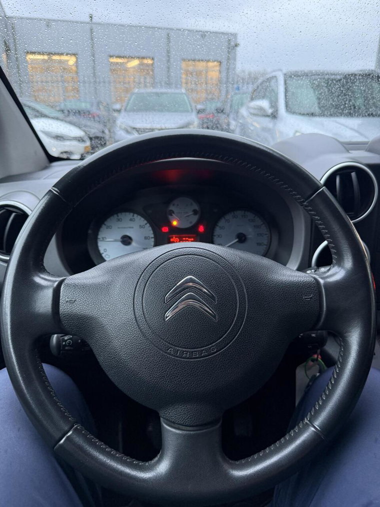 Vehicle Image 31