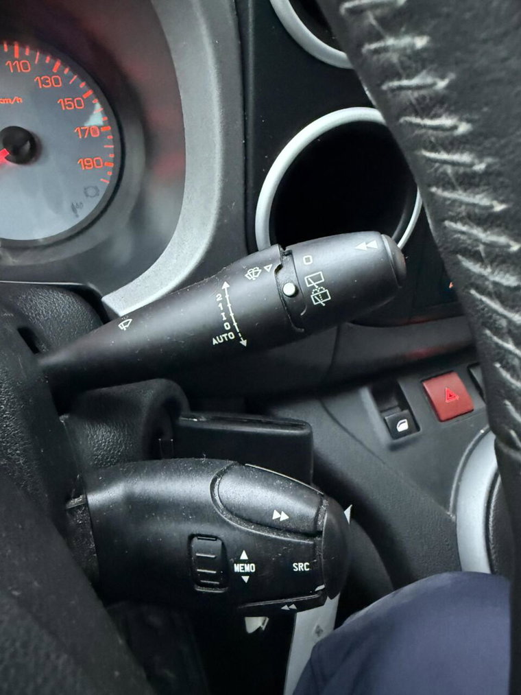 Vehicle Image 33