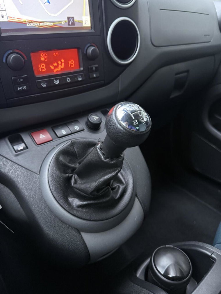 Vehicle Image 39