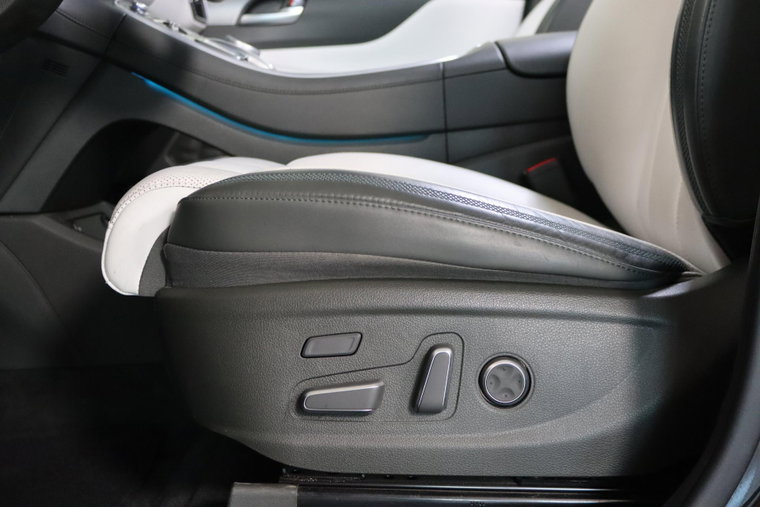 Vehicle Image 33