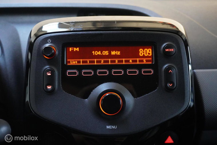 Vehicle Image 15