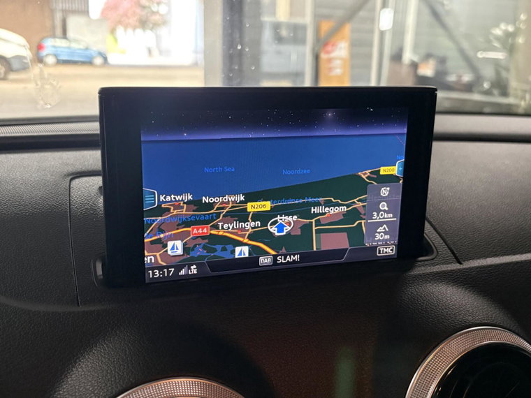 Vehicle Image 29