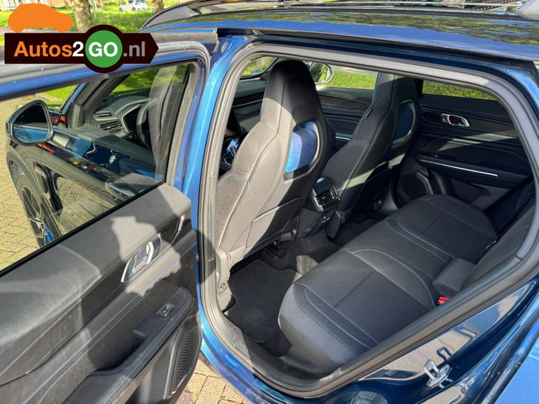 Vehicle Image 13