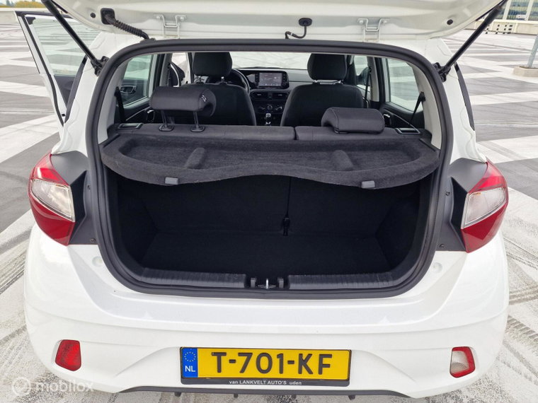 Vehicle Image 13