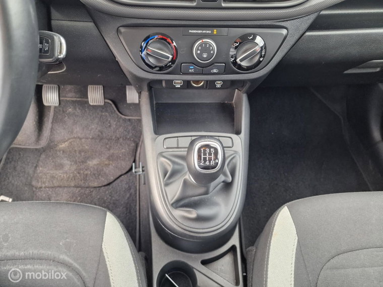 Vehicle Image 15