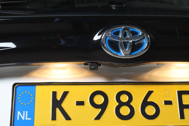 Vehicle Image 16