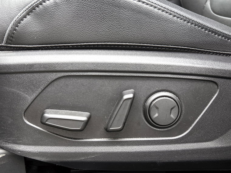 Vehicle Image 26