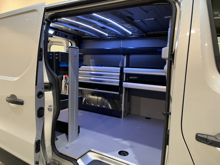 Vehicle Image 21