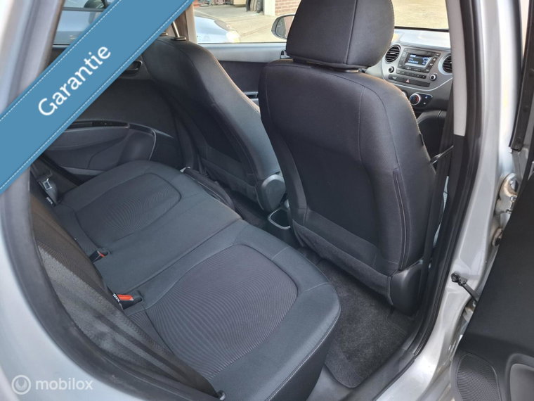 Vehicle Image 12