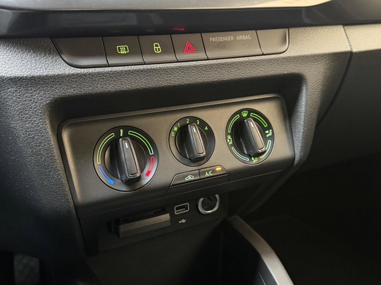 Vehicle Image 27