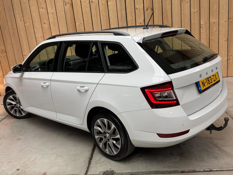 Vehicle Image 32