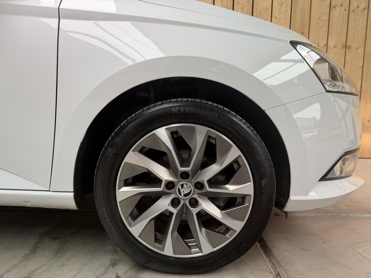 Vehicle Image 40