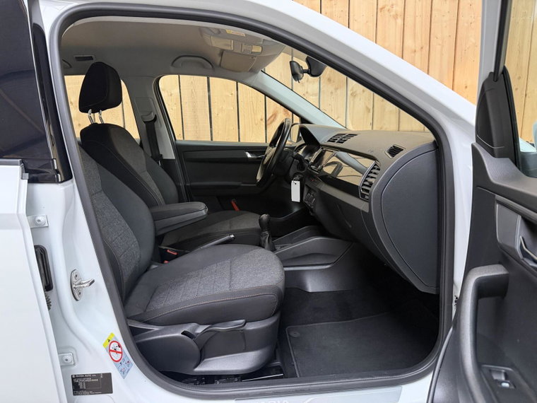 Vehicle Image 48
