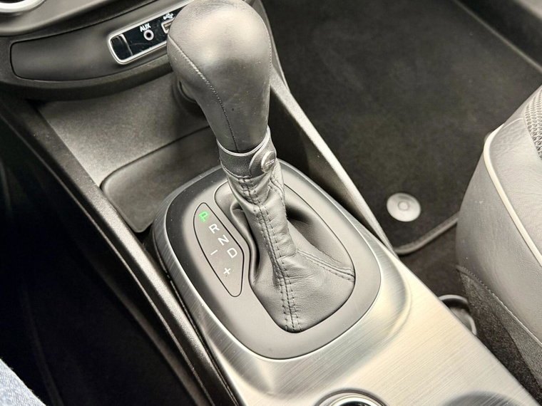 Vehicle Image 32