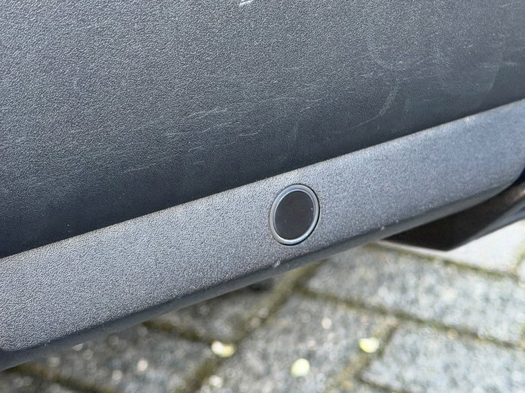 Vehicle Image 25