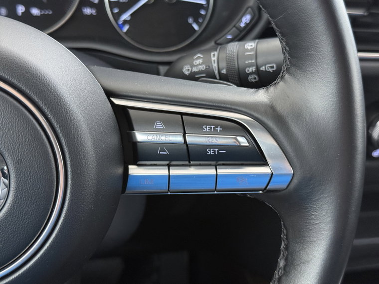 Vehicle Image 32