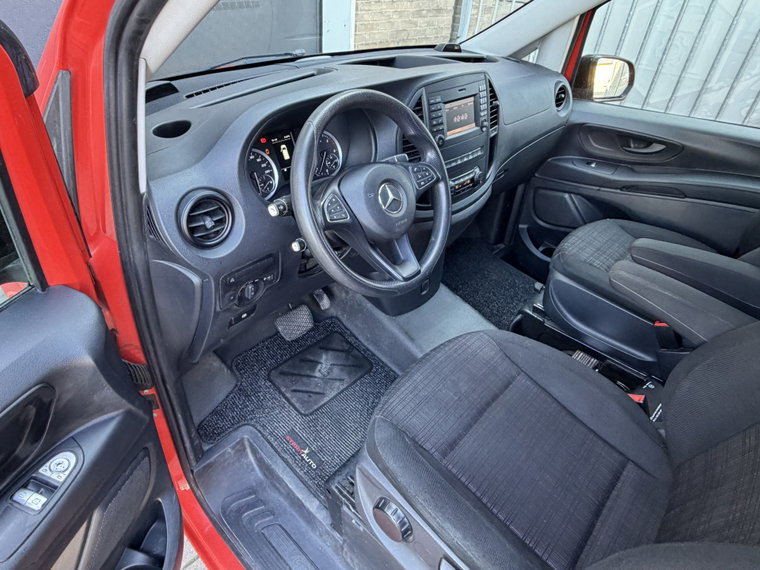 Vehicle Image 28