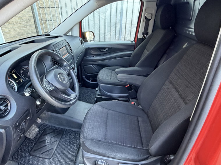 Vehicle Image 30