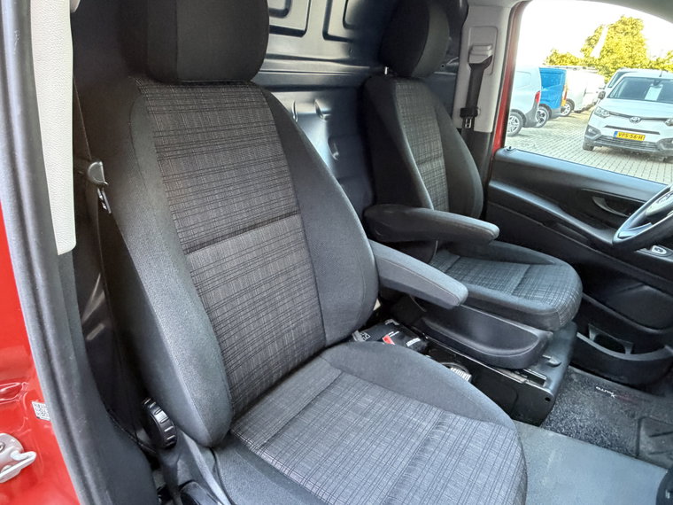 Vehicle Image 37