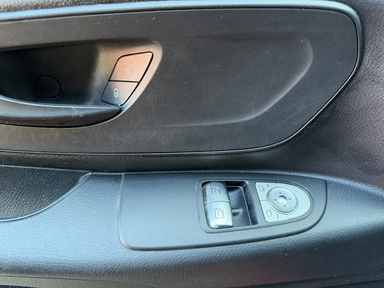 Vehicle Image 38