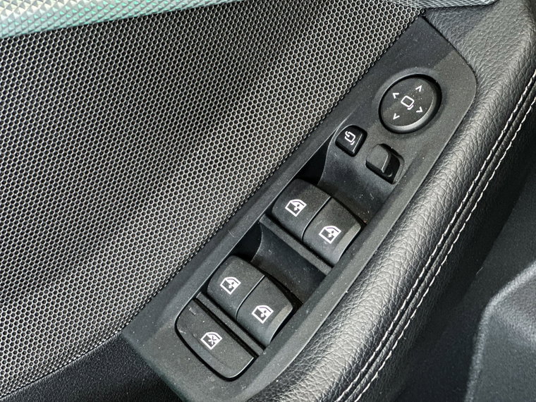 Vehicle Image 34