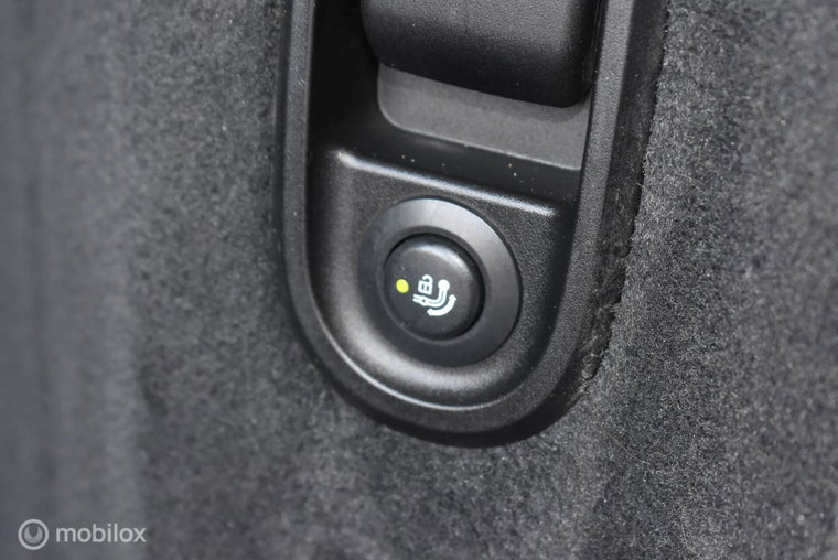 Vehicle Image 43