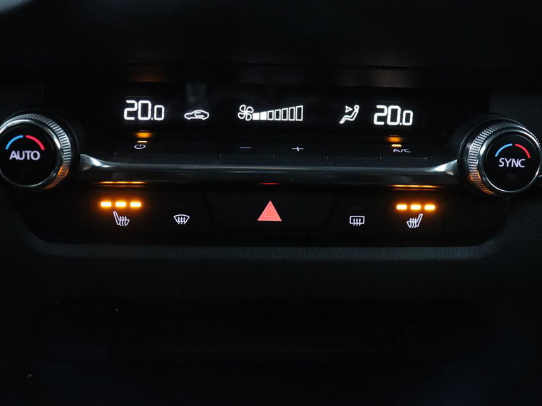 Vehicle Image 28