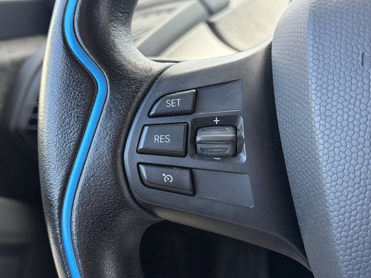 Vehicle Image 29