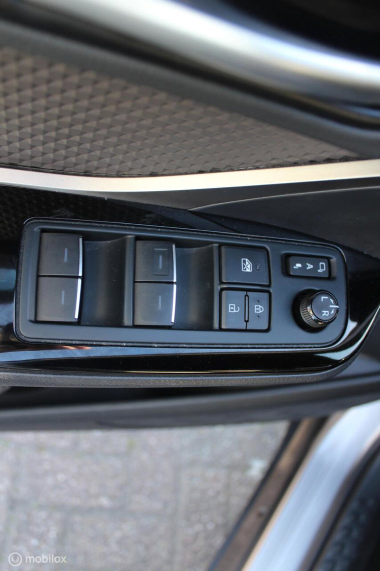 Vehicle Image 28