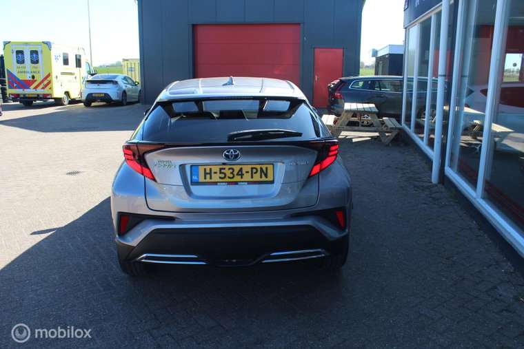 Vehicle Image 8