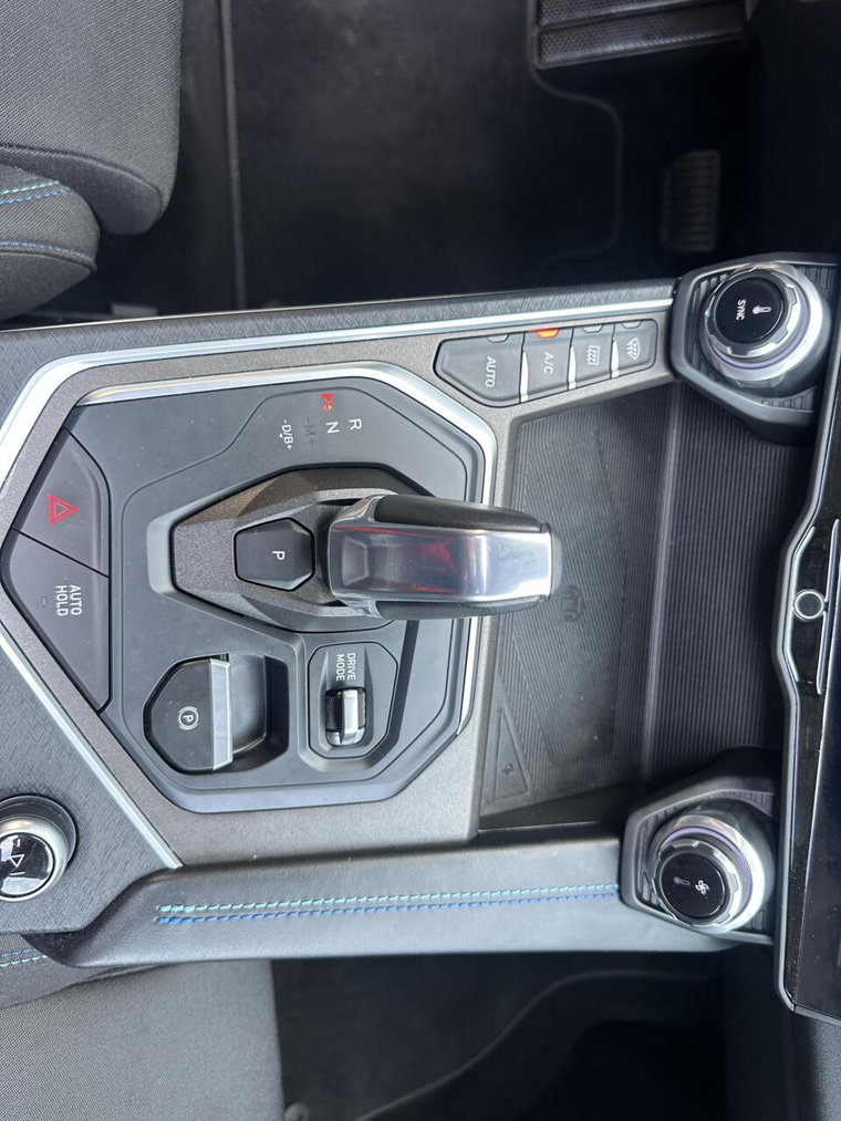 Vehicle Image 24